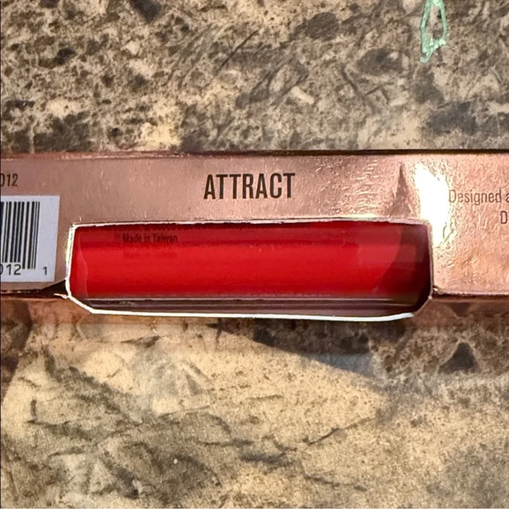 ATTRACT | Makeup Revolution London – Salvation Velvet‎ Lip Lacquer